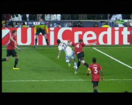 El 0-1 no fue córner y el Madrid pidió un penalti a Di María El 0-1 no fue córner y el Madrid pidió un penalti a Di María