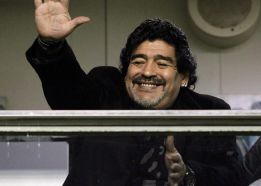 Maradona, padre de un niño llamado Diego Fernando Maradona, padre de un niño llamado Diego Fernando