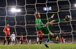 Carrick: "De Gea nos mantuvo en el partido del Bernabéu" Carrick: "De Gea nos mantuvo en el partido del Bernabéu"