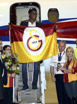 Drogba: debut, gol y triunfo Drogba: debut, gol y triunfo