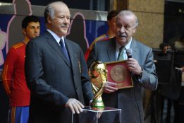 Vicente del Bosque y Torres, juntos en el Museo de Cera Vicente del Bosque y Torres, juntos en el Museo de Cera