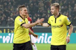 El Borussia Dortmund no falla con el Eintrach y sigue segundo El Borussia Dortmund no falla con el Eintrach y sigue segundo