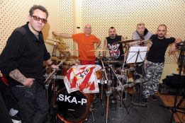 Ska-P le canta al Rayo Ska-P le canta al Rayo
