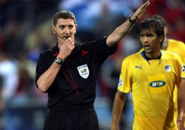 El escocés Thomson dirigirá el Milán-Barcelona en San Siro El escocés Thomson dirigirá el Milán-Barcelona en San Siro