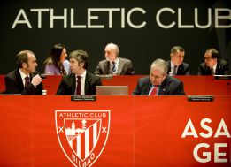 El Athletic aprueba las cuotas para San Mamés Barria El Athletic aprueba las cuotas para San Mamés Barria