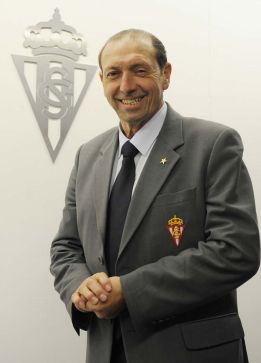 Quini: "Villa se quedará aquí porque se merece seguir" Quini: "Villa se quedará aquí porque se merece seguir"