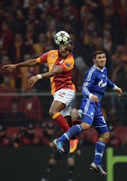 La UEFA admite el recurso del Schalke 04 por Didier Drogba La UEFA admite el recurso del Schalke 04 por Didier Drogba