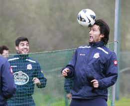 Fernando Vázquez descarta a Evaldo y cita a 19 ante el Madrid Fernando Vázquez descarta a Evaldo y cita a 19 ante el Madrid