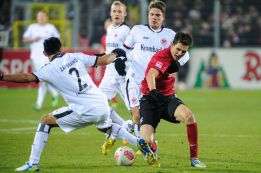 Friburgo y Eintracht empatan sin goles a pesar de las ocasiones Friburgo y Eintracht empatan sin goles a pesar de las ocasiones
