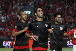 Raúl García es el tercer atlético con más partidos europeos Raúl García es el tercer atlético con más partidos europeos