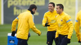 Adriano se entrena con el grupo Adriano se entrena con el grupo