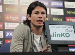 Valdez, satisfecho por seguir en el Valencia hasta junio de 2015 Valdez, satisfecho por seguir en el Valencia hasta junio de 2015
