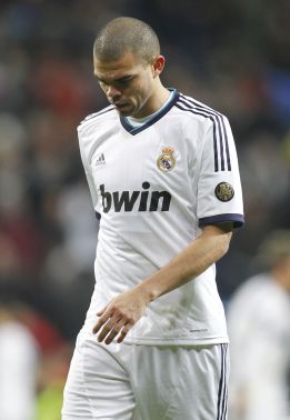 Mou dejó a Pepe en el banquillo Mou dejó a Pepe en el banquillo