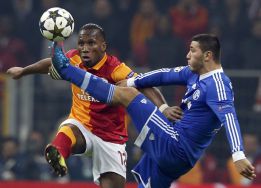 La UEFA desestima el recurso del Schalke por Didier Drogba La UEFA desestima el recurso del Schalke por Didier Drogba