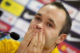 Iniesta: "Algo no hacemos bien" Iniesta: "Algo no hacemos bien"