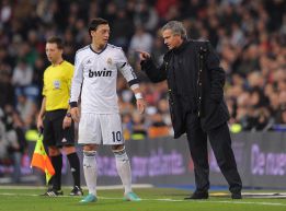 http://as01.epimg.net/futbol/imagenes/2013/03/12/portada/1363092478_128315_1363092848_noticia_normal.jpg