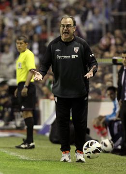 http://as01.epimg.net/futbol/imagenes/2013/04/14/primera/1365975424_128565_1365975531_noticia_normal.jpg