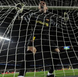 Víctor Valdés cumplirá todo su contrato en el Barcelona Víctor Valdés cumplirá todo su contrato en el Barcelona