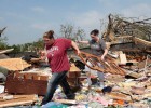Decenas de muertos por un tornado en Oklahoma