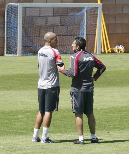 Feghouli, llamativa ausencia en la lista del Valencia