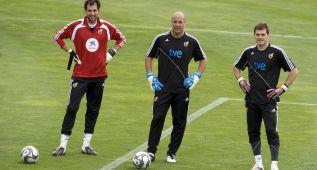Del Bosque no descarta llevar a Iker Casillas y Diego López