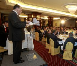Tebas quiere reducir a la mitad la diferencia en el reparto de TV Tebas quiere reducir a la mitad la diferencia en el reparto de TV
