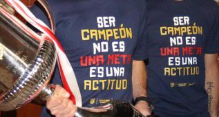 Camiseta oficial: "Ser campeón no es una meta, es una actitud"