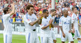 El Schalke acaba cuarto, baja el Fortuna y Hummels se lesiona