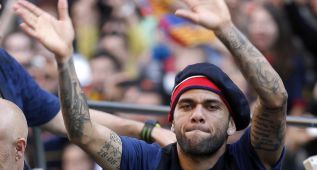 Dani Alves: "No cierro la puerta al PSG ni a ningún otro club"