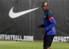 El Barcelona espera la respuesta de Abidal al cargo institucional