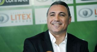Stoichkov, multado por insultar al presidente de la Federación
