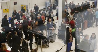 Heathrow, cerrado: desvían vuelos de hinchas alemanes