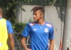 Neymar se entrena con el Santos con una cámara en su cabeza