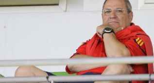España comenzará la defensa del título con el duelo ibérico