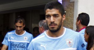 Daily Mail: el Liverpool insta a Suárez a pedir el transfer request