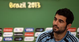 Albiol: "Es importante que juegue Iker, es nuestro capitán"