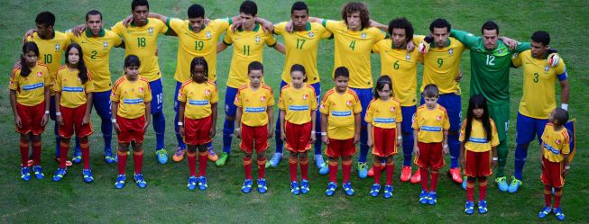 Neymar adelanta a Brasil Neymar adelanta a Brasil