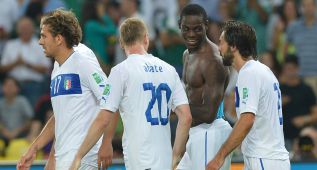 Maggio y Aquilani, novedades de Italia, que busca la clasificación