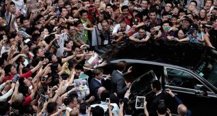 Cinco heridos en una estampida durante una visita de Beckham