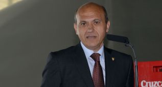 Del Nido habló con Gil Marín pero no rebajó a Álvaro Negredo