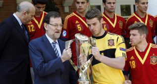 Rajoy, a la Sub-21: “Vuestro futuro es como el de Iker o Xavi”