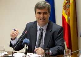 Cardenal: "Se planteó excluir al Málaga de la Liga 2012-13" Cardenal: "Se planteó excluir al Málaga de la Liga 2012-13"