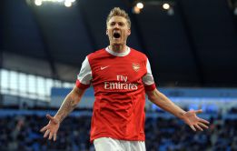 Bendtner, objetivo blanquiazul Bendtner, objetivo blanquiazul