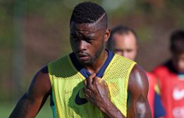 Song está valorando irse del Barça ante la falta de minutos Song está valorando irse del Barça ante la falta de minutos