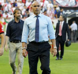 Paco Jémez: "Para quitarle el balón hay que apretarle arriba" Paco Jémez: "Para quitarle el balón hay que apretarle arriba"