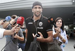 Rami alcanza un acuerdo para marcharse cedido al Milán Rami alcanza un acuerdo para marcharse cedido al Milán