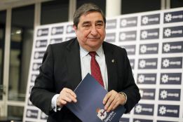"El socio y accionista merece unas elecciones tranquilas" "El socio y accionista merece unas elecciones tranquilas"