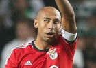 Cardozo y Luisao conducen al Benfica a octavos de la Copa