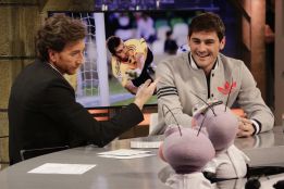 Iker Casillas: “Estoy encantado aquí; en cinco años ya se verá” Iker Casillas: “Estoy encantado aquí; en cinco años ya se verá”