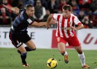 El Almería castiga al Granada y se aleja de la zona de descenso
